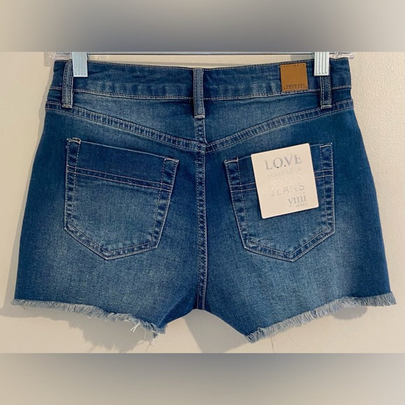 YMI Americana Stars Stripes Flag Frayed Shorts Women’s Juniors NWT - Picture 3 of 4